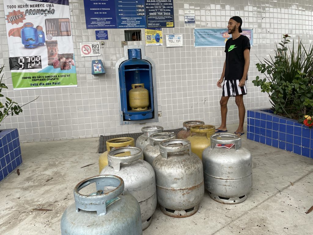 Leia mais sobre o artigo CTO distribuiu gás e cartões alimentação para 180 famílias com a colaboração da Petrobras