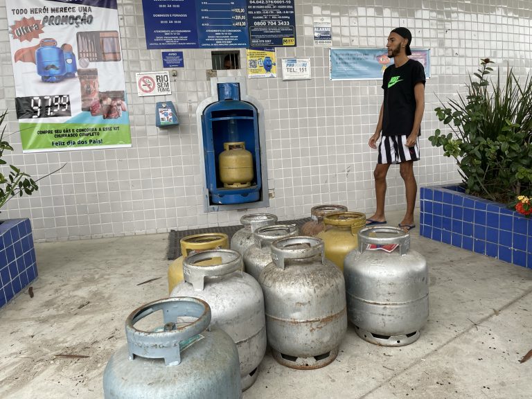 Leia mais sobre o artigo CTO distribuiu gás e cartões alimentação para 180 famílias com a colaboração da Petrobras