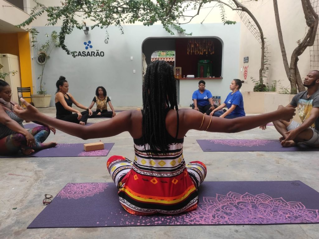 Leia mais sobre o artigo Vagas abertas para yoga africana com Ana Sou no CTO