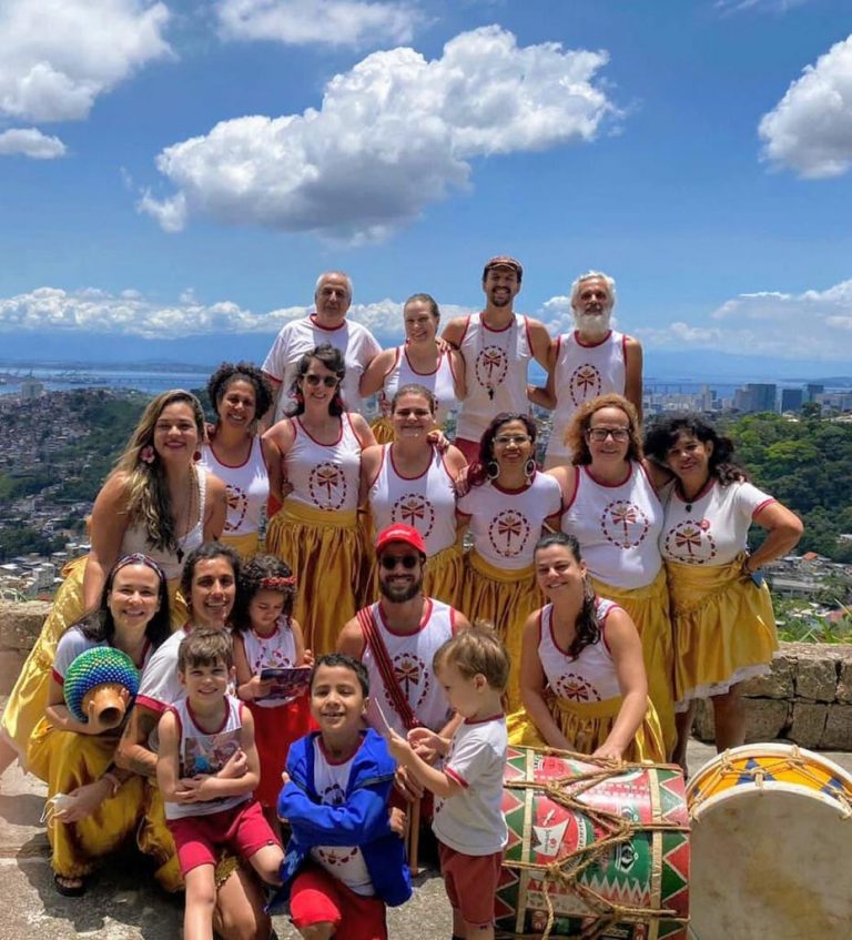 Leia mais sobre o artigo Grupo de Maracatu Baques do Pina se encontram no CTO